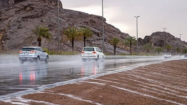 أمطار غزيرة وسيول ورياح عاتية في منطقة حائل