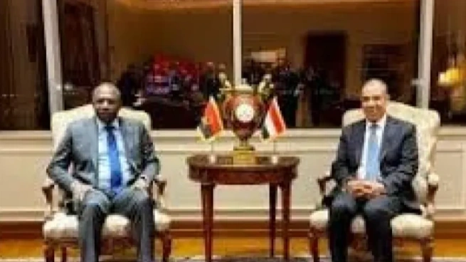 وزير الخارجية والهجرة المصري يتواصل هاتفيًا مع نظيره الصومالي الجديد لتعزيز العلاقات الثنائية