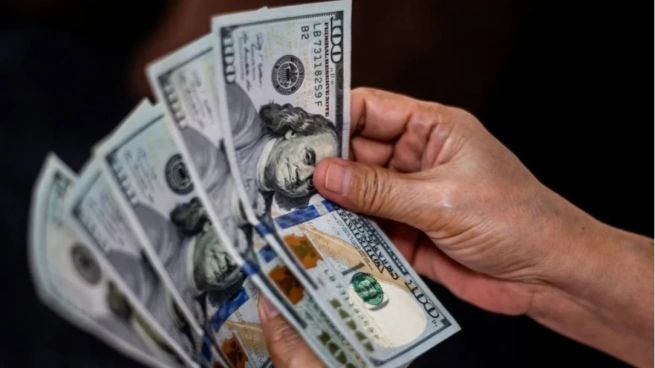 استقرار الدولار قبل صدور بيانات اقتصادية هامة هذا الأسبوع