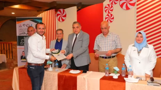 تهنئة شعبة الاتصالات للنقيب المنتخب وأعضاء المجلس الجديد