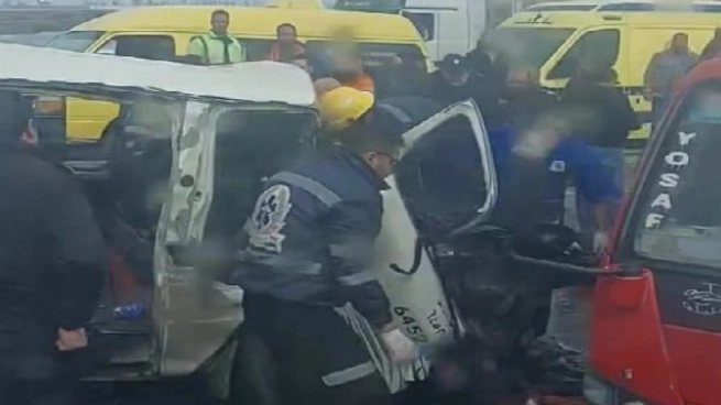 مصرع 3 أشخاص وإصابة آخرين في حادث مروري مروع بحضرموت