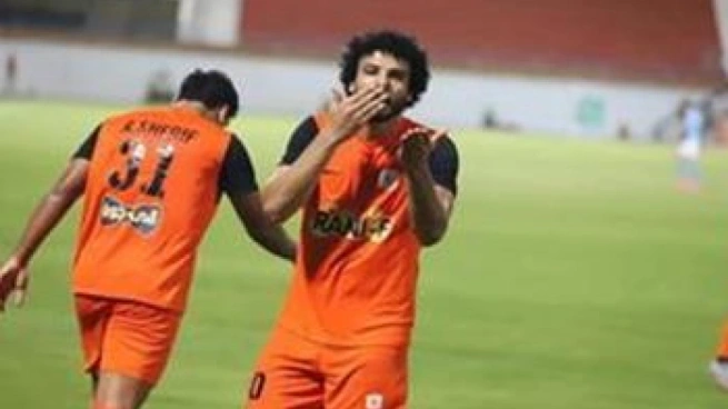 عمرو ناصر مهاجم فاركو مرشح للانتقال إلى الأهلي