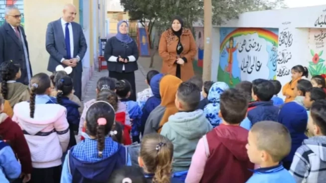 وزير التربية والتعليم يقوم بجولة تفقدية على مدارس الشرقية