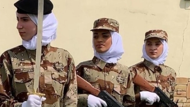 قبول طلبات التطوع للنساء في الخدمة العسكرية