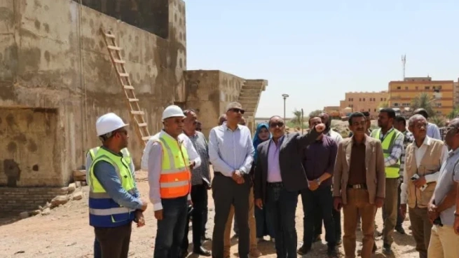 محافظ أسوان يعلن إطلاق مشروع لإنشاء كوبريين للمشاة في كيما والسيل