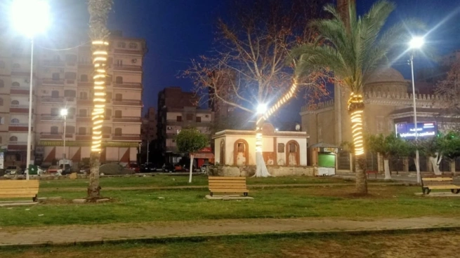 محافظ الإسماعيلية يتفقد أعمال تأهيل المسطحات الخضراء بحي ثان في جهود لتحسين جودة الحياة