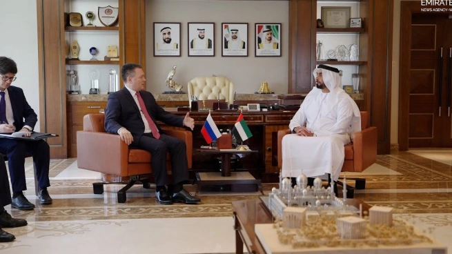 سمو الشيخ سيف بن زايد يلتقي المدعي العام الروسي