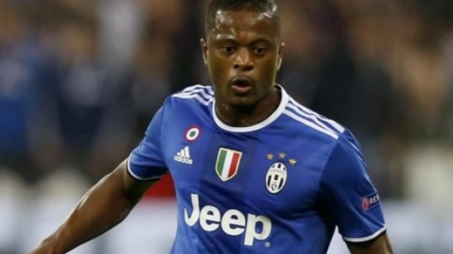 بول بوغبا في زيارة لصديقه الملاكم باتريس إيفرا