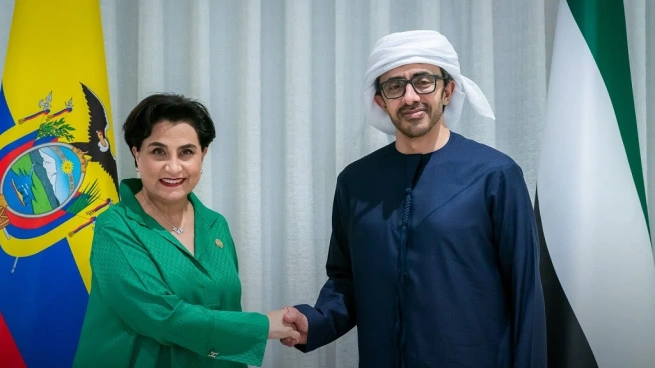 محمد بن زايد يعزز التعاون مع رئيس الإكوادور في مجالات متعددة