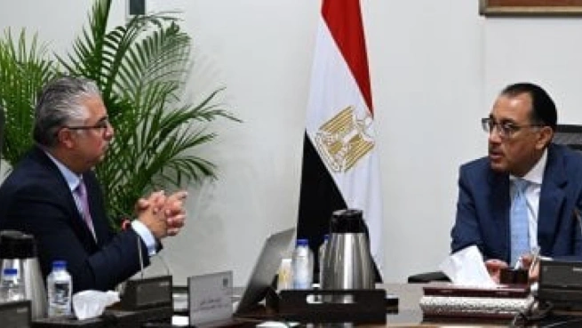 مدبولي يؤكد على أهمية الجهود لجذب الاستثمارات في المنطقة الاقتصادية لقناة السويس