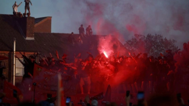 احتفالات جماهير ليفربول تُحدث زلازل صغيرة في المدينة