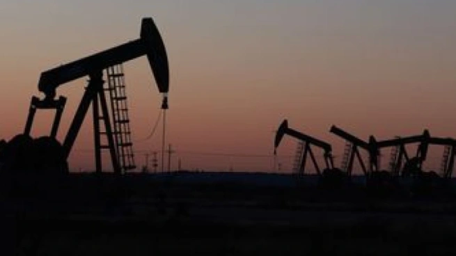 أسعار النفط ترتفع بشكل طفيف بسبب قرارات ترمب الاخيرة