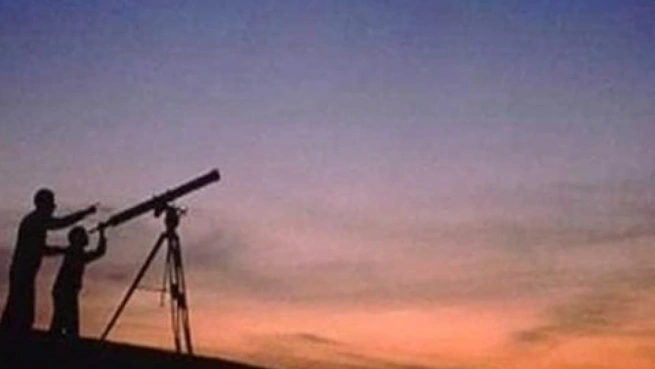 فرصة مثيرة لعشاق التصوير الفلكي بعد رؤية هلال ذي القعدة بوضوح